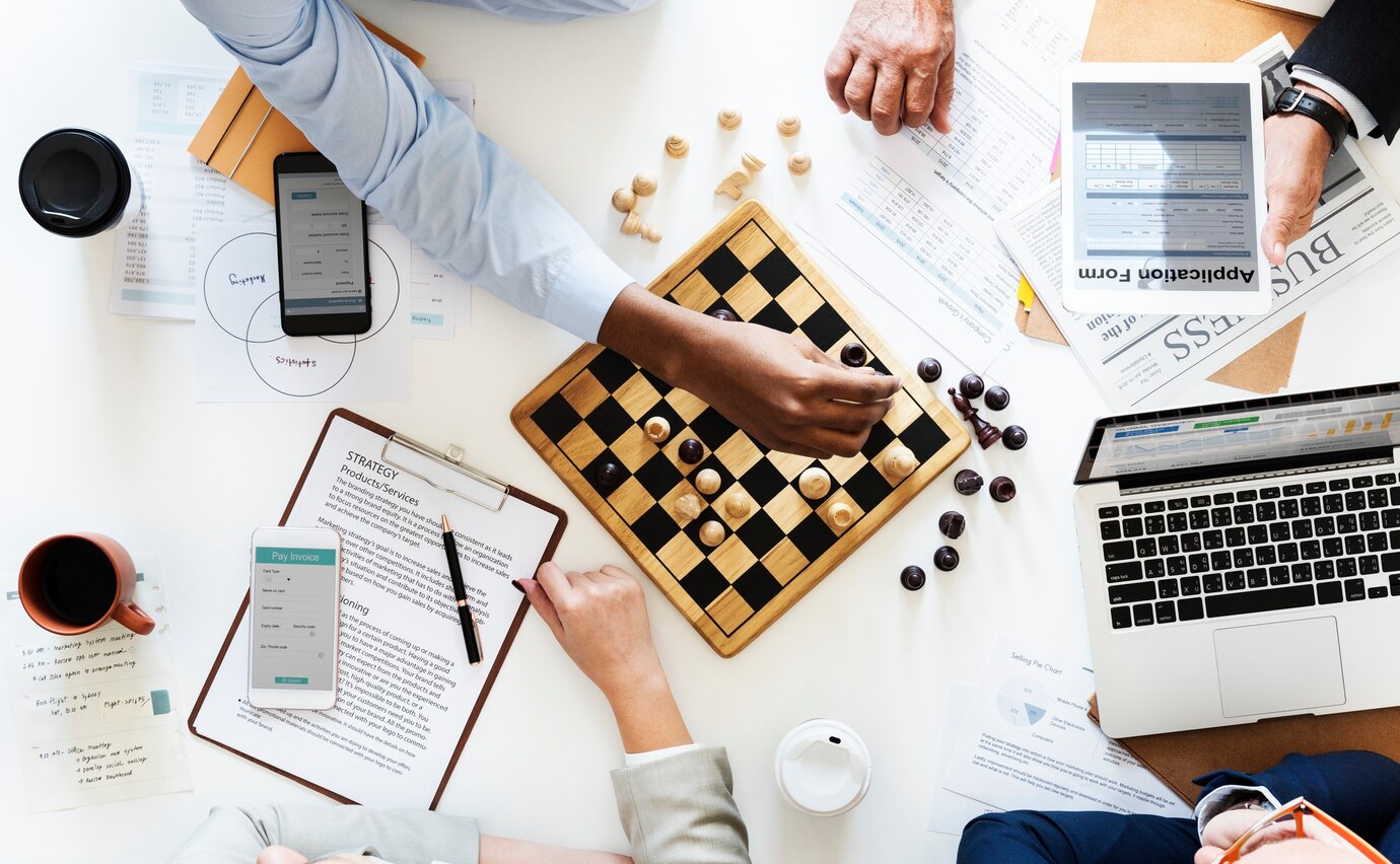 chess-game-business-strategy-concept_53876-14820.jpg
